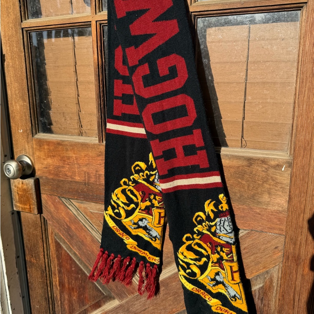 Warner Bros. Hogwarts Black and Red Scarf